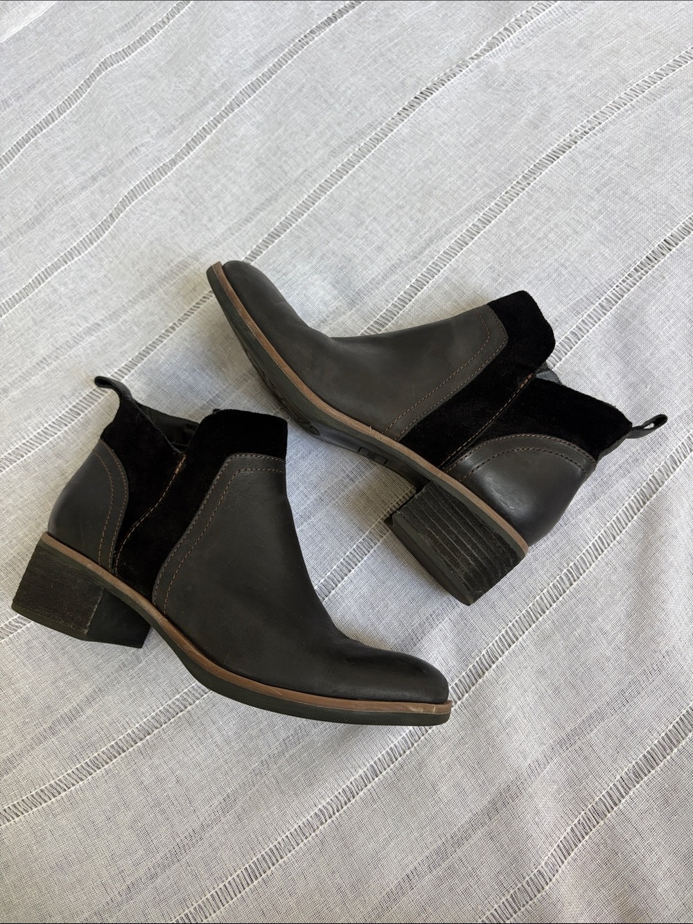 Korks Black Leather and Suede Ankle Booties - Picture 4 of 12